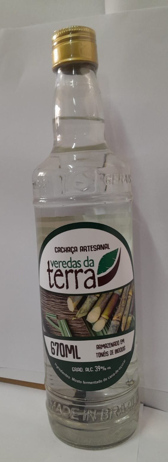 cachaÇa artesanal veredas branca 670ml cachaÇa artesanal veredas branca 670ml